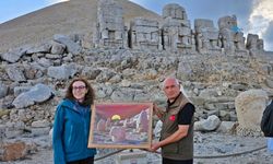 34 yıllık Nemrut emektarı Mente'den Büyükelçi Anderson'a özel hediye