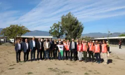 Balıkesi Edremit'te fidanlar toprakla buluştu