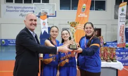 Bursa İnegöl'de sokak basketbolunda şampiyonlar kupalarına kavuştu