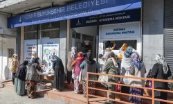 İzmir Büyükşehir, dayanışma noktalarıyla vatandaşların yanında