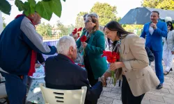 İzmir Güzelbahçe'nin çınarlarına anlamlı ziyaret