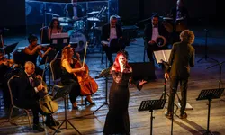 İzmir'de coşku Smyrna Ensemble konseriyle başladı