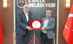Kitap fuarı ve Kerge Festivali için Başkan Hallaç'a teşekkür plaketi