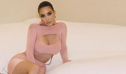 Kendi markası için kameraların karşısına geçen Kim Kardashian'dan cesur pozlar