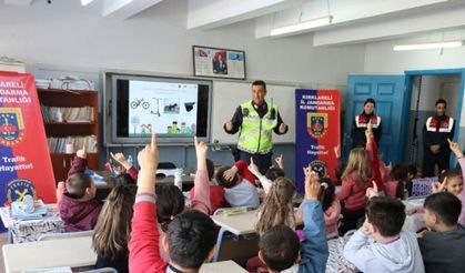 Kırklareli’nde ilkokul öğrencilerine trafik eğitimi