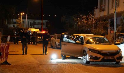 Kilis’te park halindeki araca kurşun yağdırdılar:1 ölü, 1 ağır yaralı