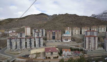 Bin 700 seçmenli mahallede 10 muhtar adayı tartışma konusu oldu