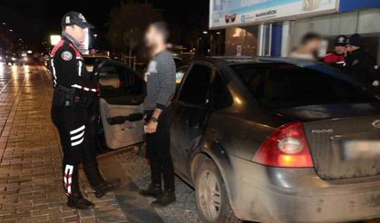 Eş zamanlı uygulamada 23 aranan şahıs yakalanarak, 130 araca cezai işlem uygulandı