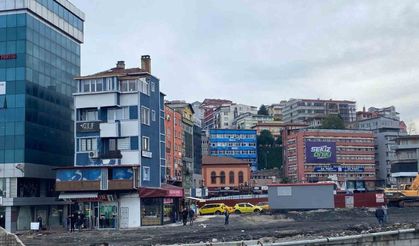 Gazipaşa Caddesi’nde çevre düzenlemesi sürüyor