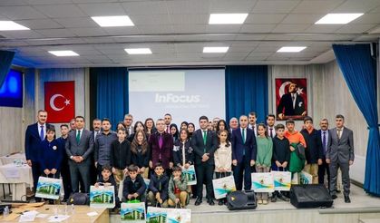 Hakkari’de bilgi yarışması il finali yapıldı