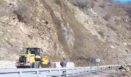 Hizan-Pervari yolunda heyelan
