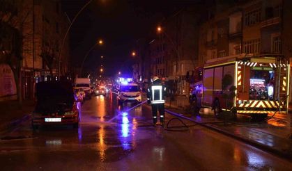 Karaman’da LPG’li otomobil yandı, yol trafiğe kapatıldı