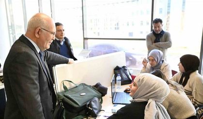 Rektör Savaş final haftasında öğrencilere çorba ikramı