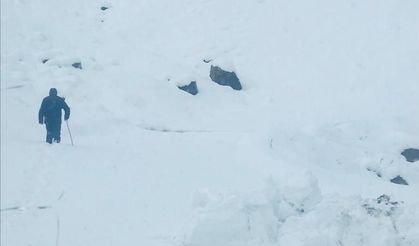 Siirt’te üç ilçenin kardan kapanan yolları ulaşıma açıldı