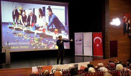 Van’da eğitimcilere ‘Lider öğretmen’ söyleşisi