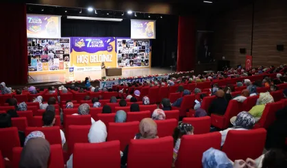 Saliha Erdim'den Çayırova'da aile üzerine söyleşi
