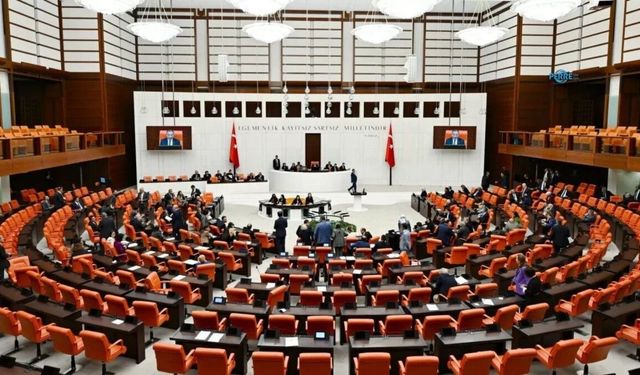 Fon krizinin araştırılması için verilen 5 önerge AK Parti ve MHP oylarıyla reddedildi