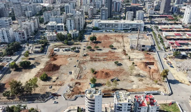 Mersin'de 'Mezitli Kent Meydanı' projesinde çalışmalar sürüyor