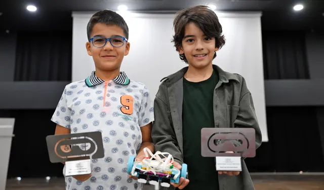Mersin'in genç yetenekleri robotikte Türkiye derecesi elde etti