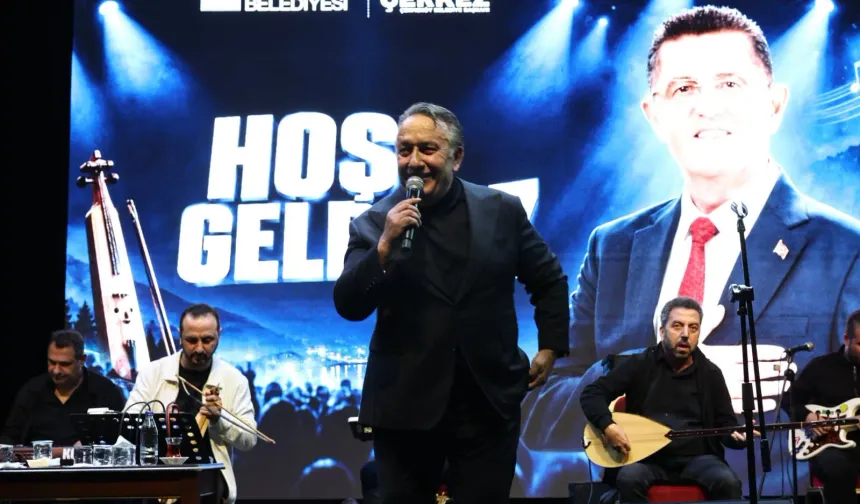 Çekmeköy'de horonlu gece... İsmail Türüt sahne aldı