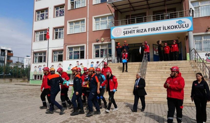 Adıyaman'da Dünya Afet Risklerini Azaltma Günü'nde tatbikatlar yapıldı - Videolu Haber