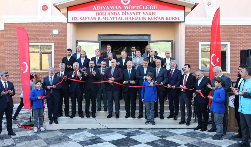 Adıyaman'da hafızlık Kur'an kursu ve cami dualarla hizmete açıldı​‌