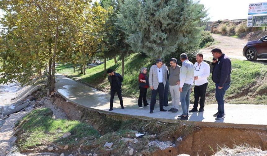 Mersin’de Selden Etkilenen Mahallelerde İnceleme! Başkan Yıldız Sahaya İndi