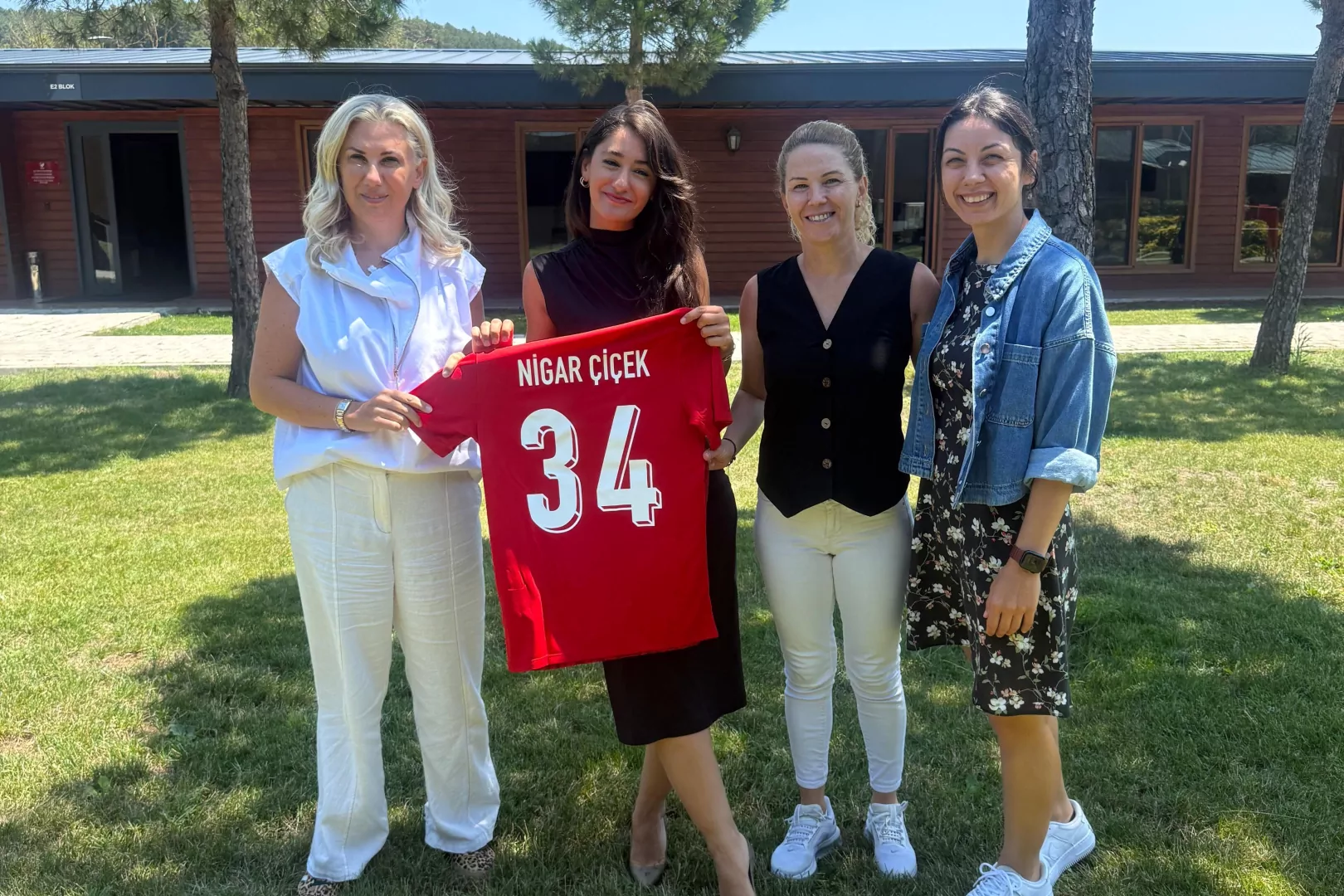 Avrupa'da Türk kadın futbolcular için yeni yapılanma... Avrupa'dan 'ay-yıldız'a uzanan kadın futbolu devrimi