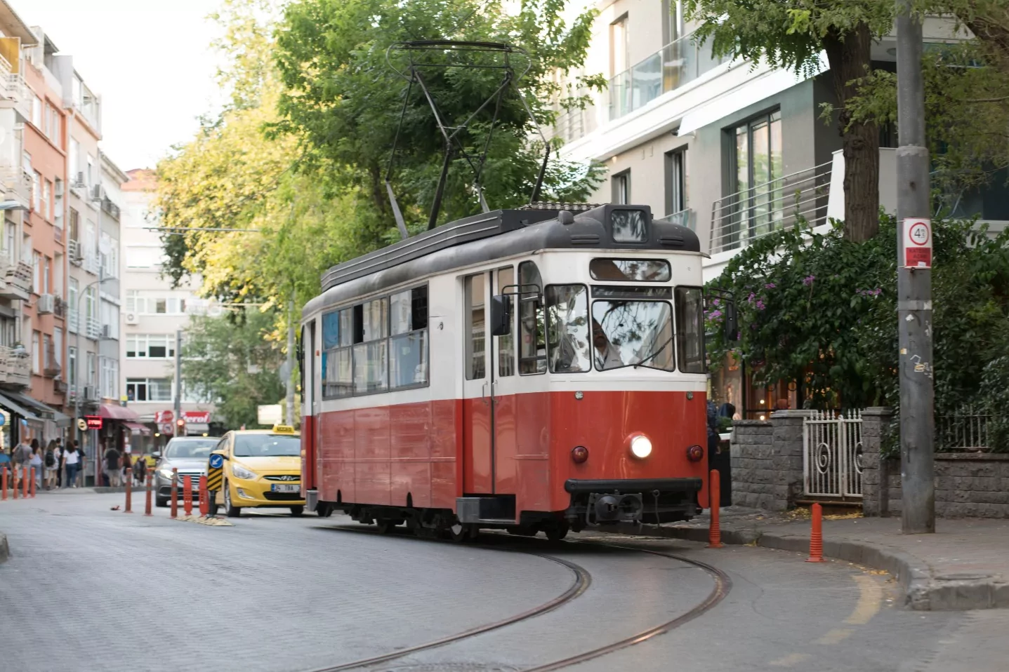 Kadıköy-Moda Tramvayı 19 Ekim'de duruyor! Yerine elektrikli araçlar gelecek